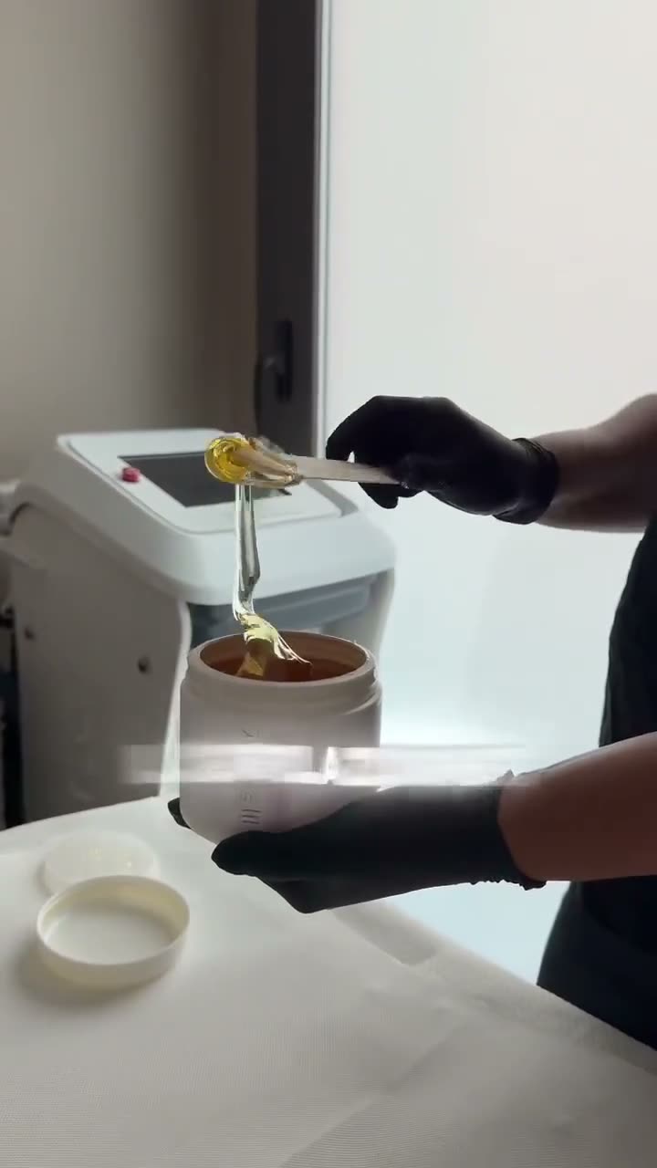 Epilazione total body con pasta di zucchero